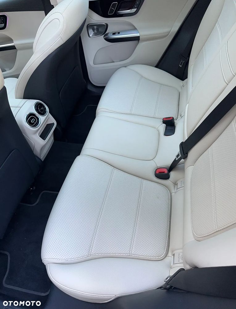 Mercedes-Benz GLC - 23