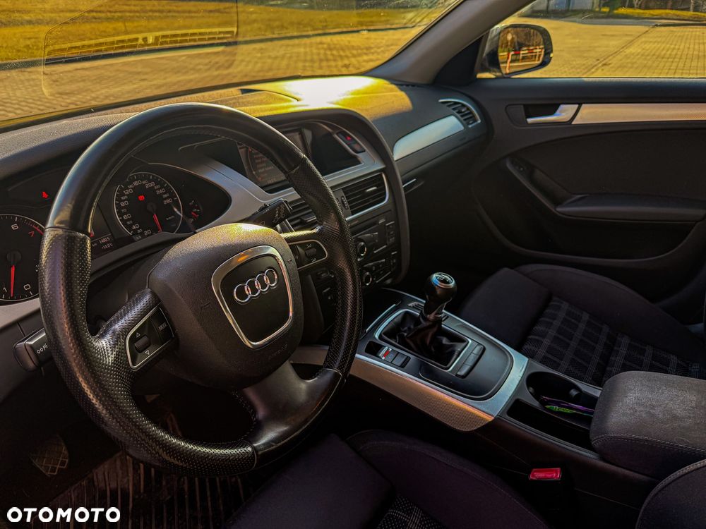 Audi A4 Avant 2.0 TFSI Attraction - 8