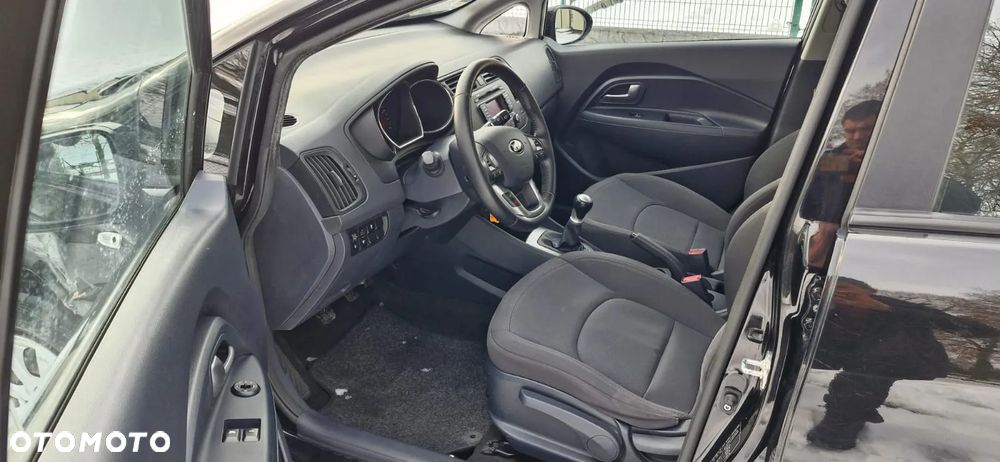 Kia Rio 1.2 Dream Team Edition - 12