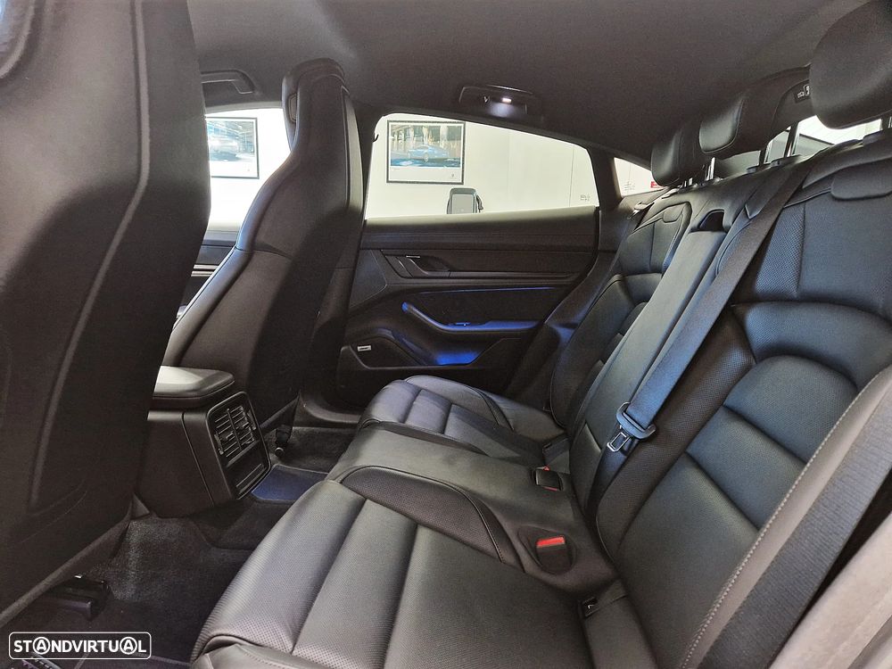 Porsche Taycan 4S - 34