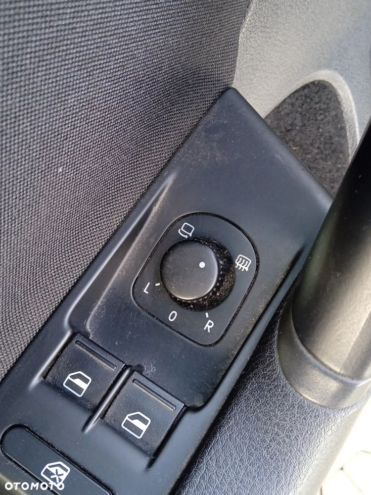 Volkswagen Passat 2.0 TDI BlueMotion Technology Comfortline - 14