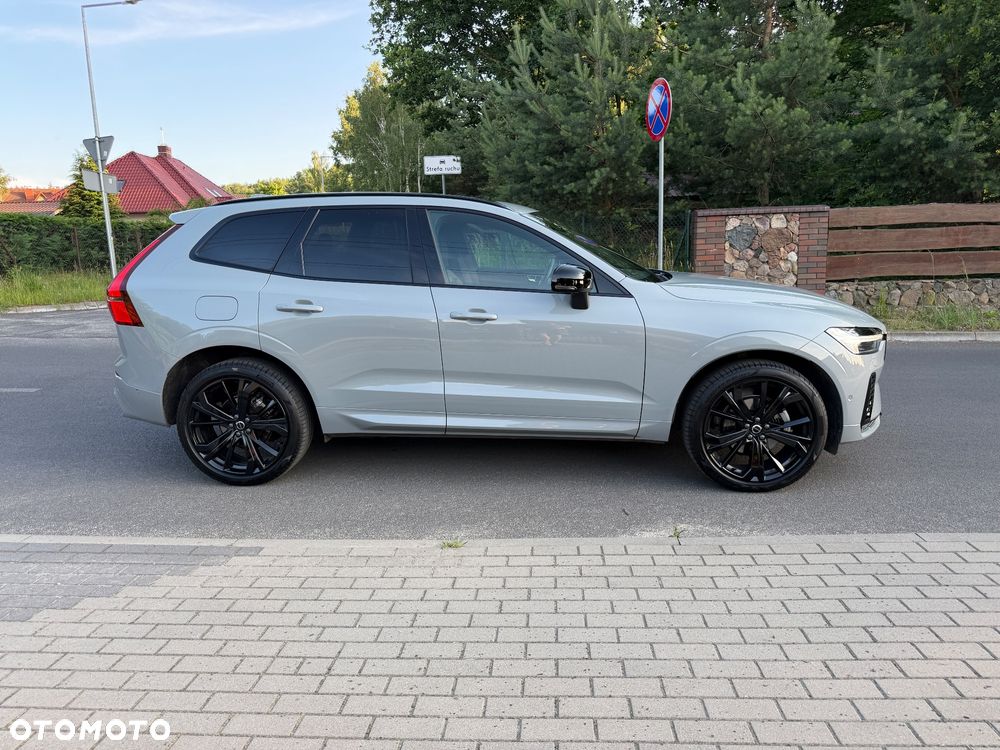 Volvo XC 60 B5 B AWD Plus Black Edition - 2