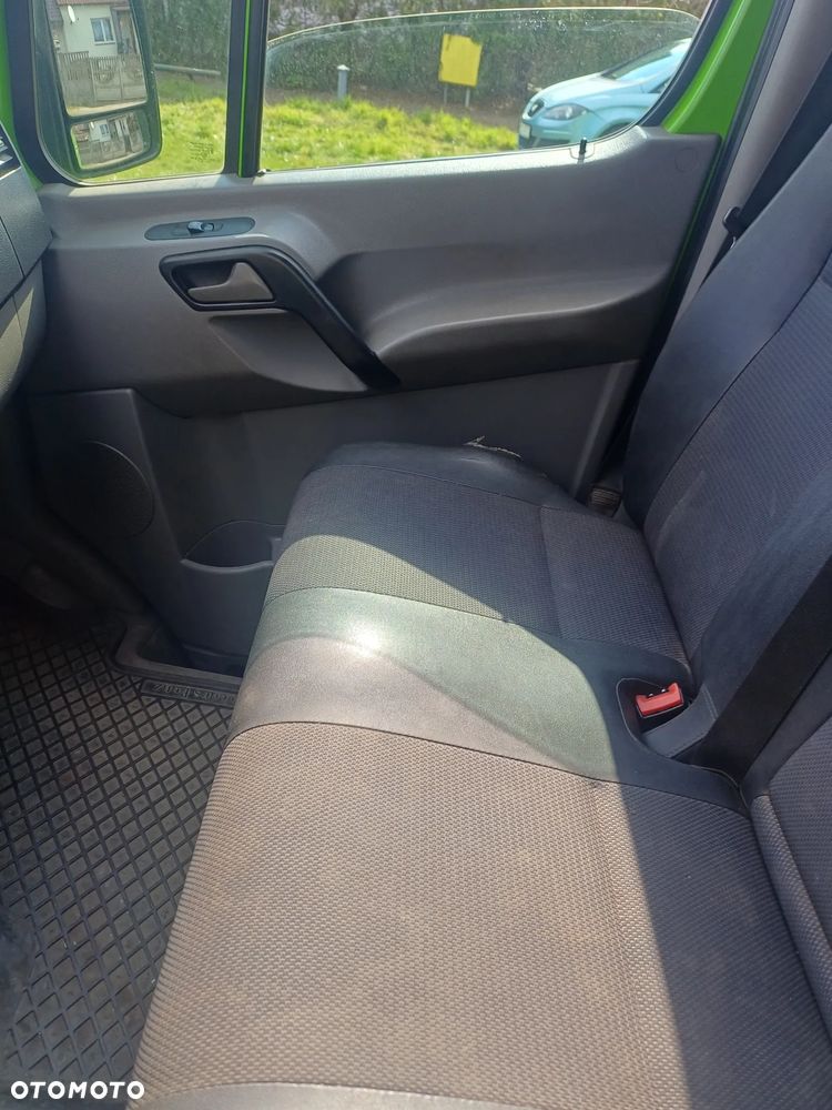 Mercedes-Benz Sprinter - 9