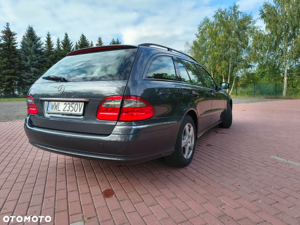Mercedes-Benz E-Class 2009 photo 5