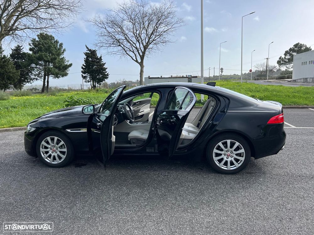 Jaguar XE 2.0 D Prestige AWD Aut. - 31