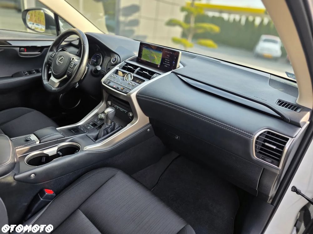 Lexus NX 300h Elegance AWD - 24