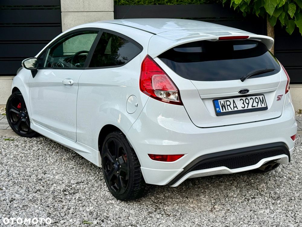Ford Fiesta 1.6 EcoBoost ST - 9