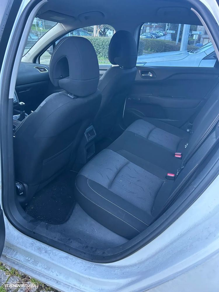 Citroën C4 HDi 90 Attraction - 5