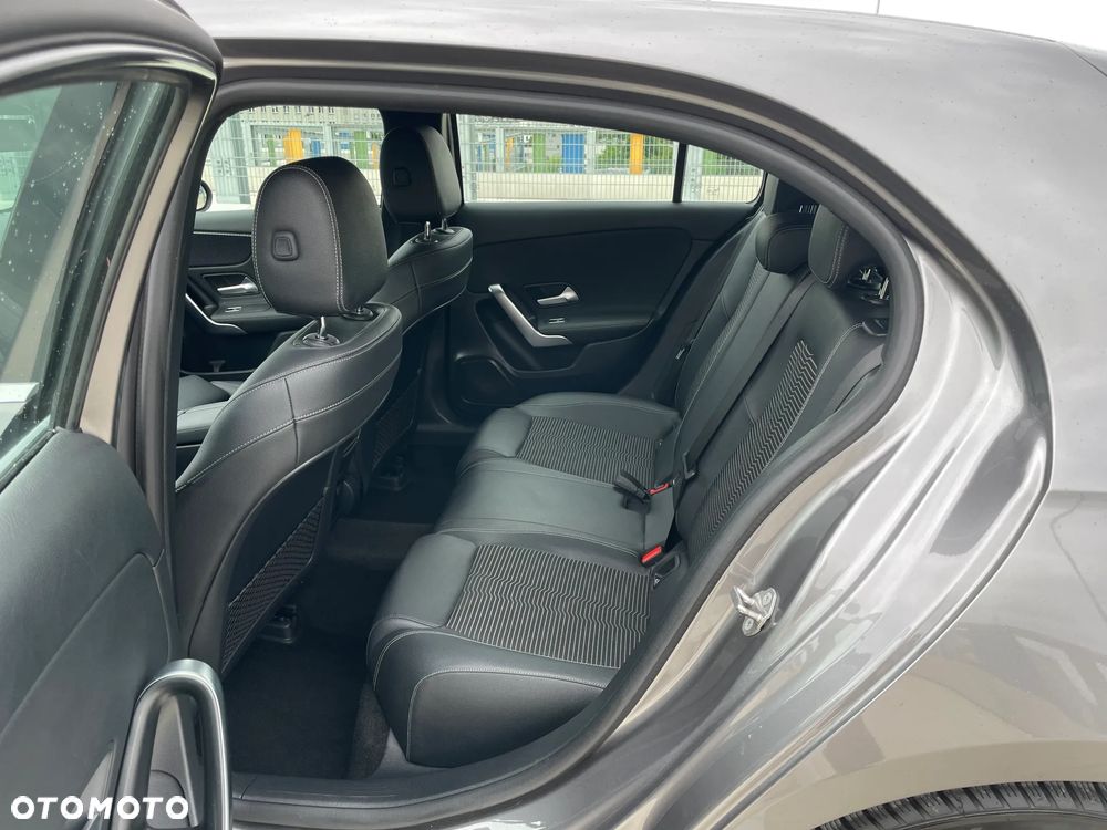 Mercedes-Benz Klasa A 180 Progressive 7G-DCT - 22