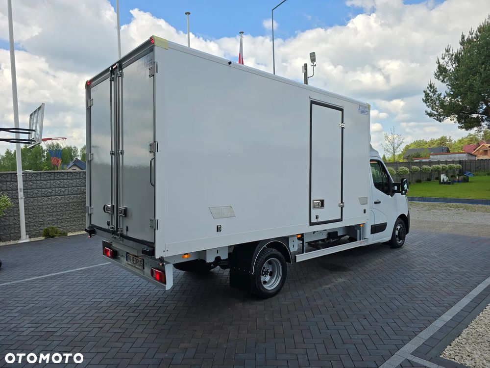 Renault MASTER CHŁODNIA 8 PALET Carrier XARIOS -29*C +29*C 230V STACJONARNE PODŁĄNCZENIE TYLN OŚ BLIŻNIACZA WZMOCNIONA SALON POLSKA 65Tyś km SERWIS ASO RENO DO OSTATNIEGO Km GWARANCJA BOGATA OPCJA WYPOSAŻENIA LEDY HALOGENY TEMPOMAT FOTEL KIEROWCY PNEŁMATYCZNY - 9