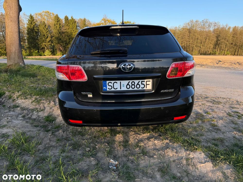 Toyota Avensis 1.8 Premium EU5 - 13