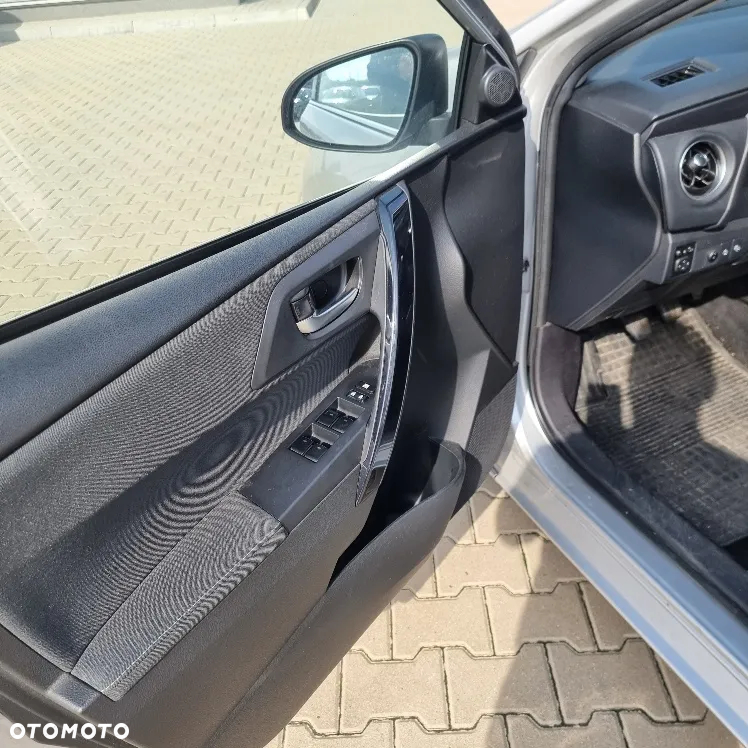 Toyota Auris 1.6 D-4D Dynamic - 7