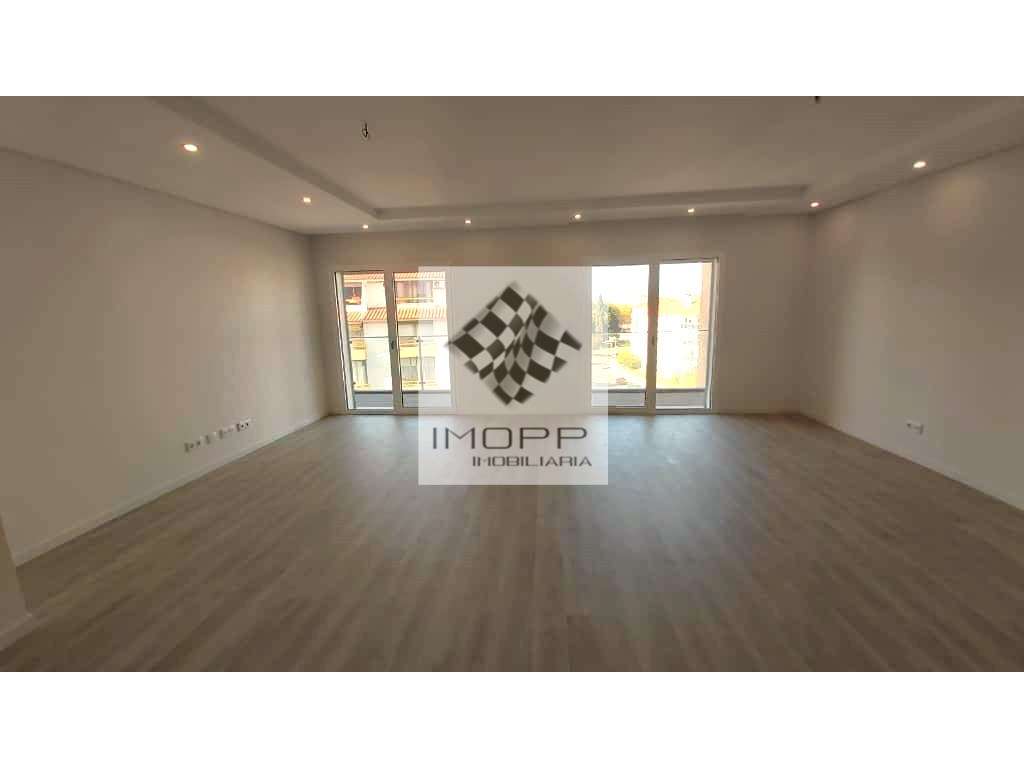 T2 Novo a estrear na prestigiada Quinta das Marianas - Carcavelos - Grande imagem: 2/27