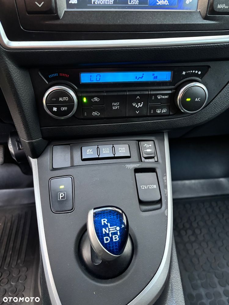 Toyota Auris 1.8 HSD Prestige NAVI - 30