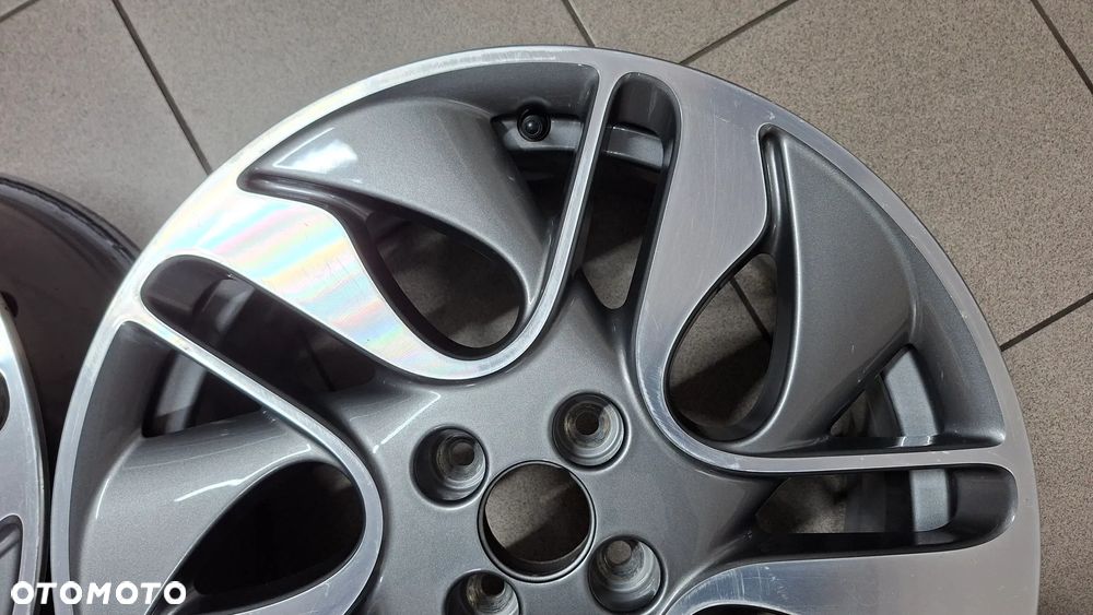 Felgi Aluminiowe 17 Renault Clio IV Captur Zoe 4x100 ET 44 Techrun - 10