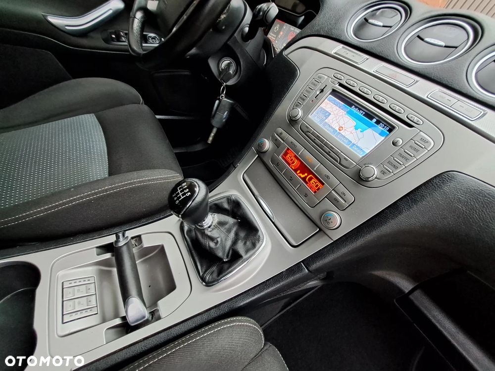 Ford S-Max 2.0 TDCi DPF Titanium - 27