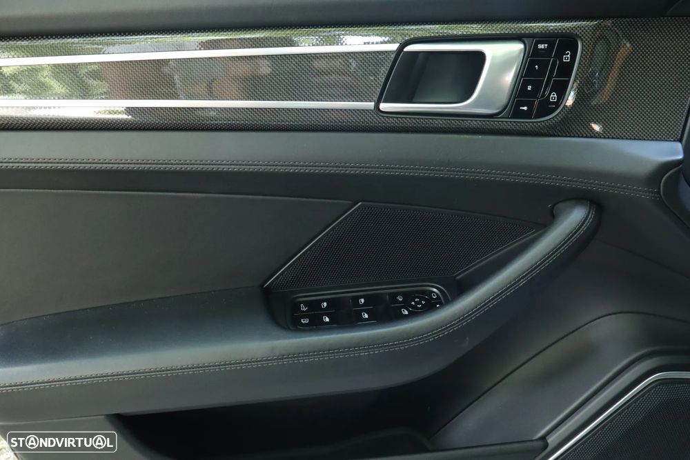 Porsche Panamera - 48