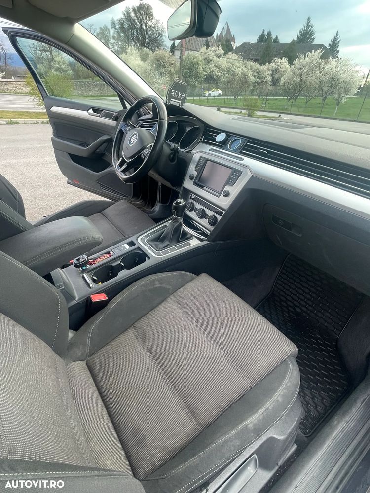 Volkswagen Passat 2.0 TDI Comfortline - 8