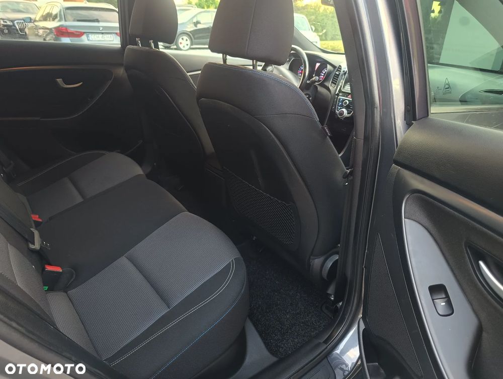 Hyundai i30 1.4 Passion Plus - 12