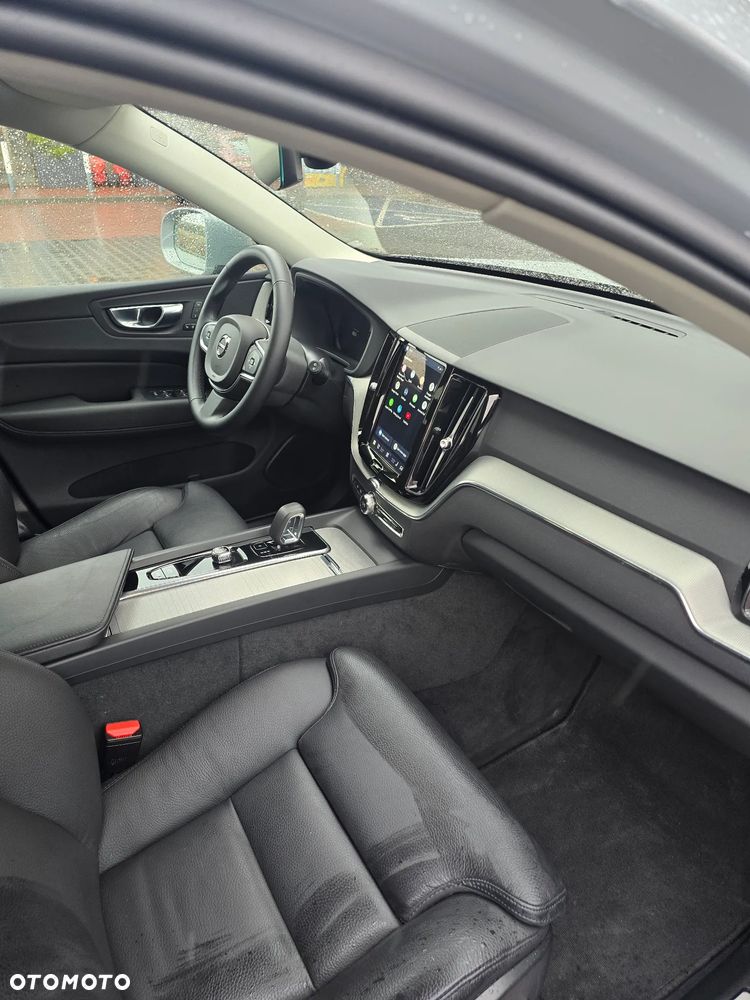 Volvo XC 60 B5 B AWD Ultimate Dark - 11