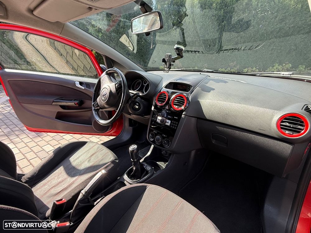 Opel Corsa 1.2 Black Edition — fotografia 7