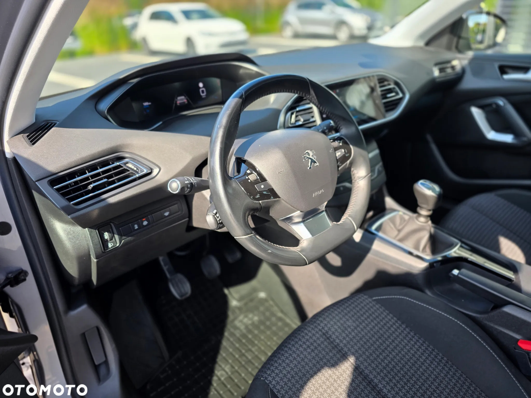 Peugeot 308 SW 1.5 BlueHDi Allure S&S - 15