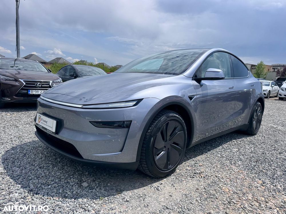 Tesla Model Y - 1