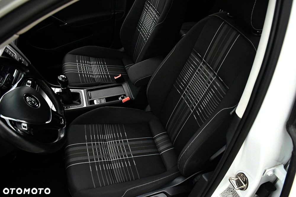 Volkswagen Golf 2.0 TDI BlueMotion Technology Lounge - 30