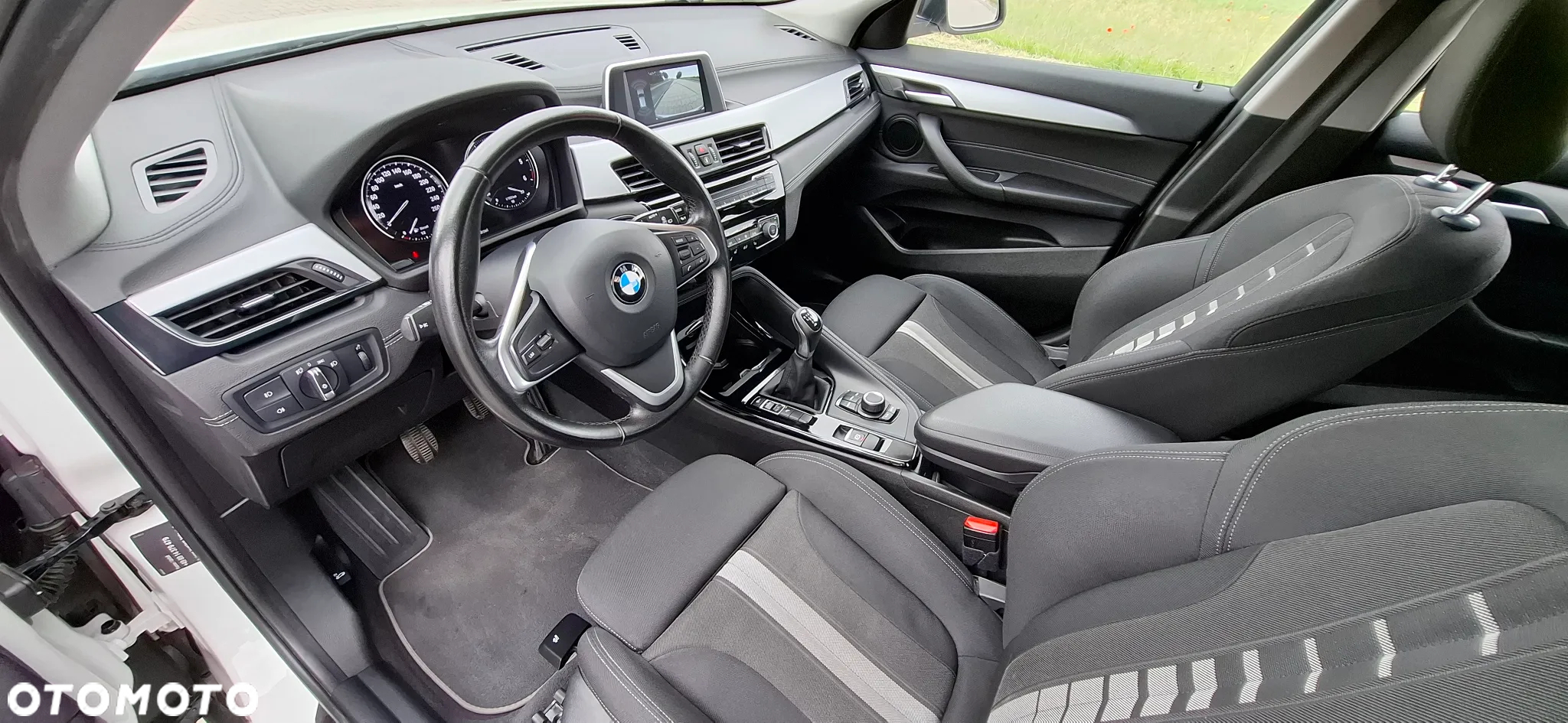 BMW X2 sDrive18d Business Edition - 9