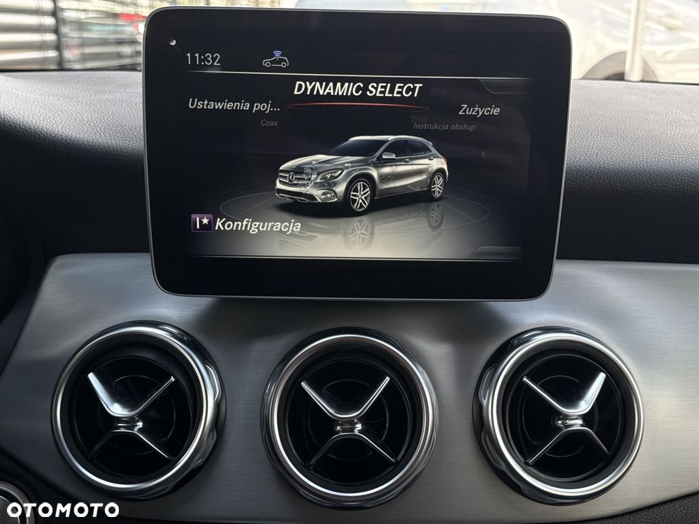 Mercedes-Benz GLA 200 7G-DCT AMG Line - 26