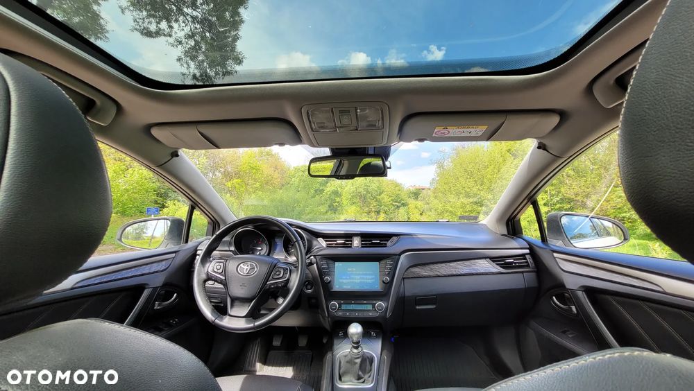 Toyota Avensis 2.0 D-4D Premium - 8