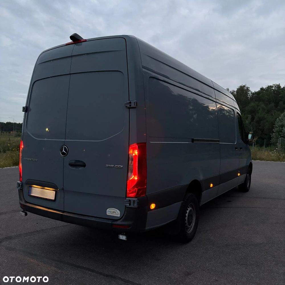 Mercedes-Benz Sprinter - 2