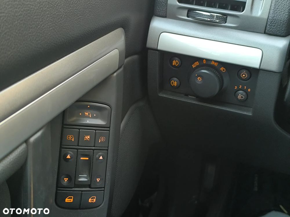 Opel Vectra 1.9 CDTI Cosmo - 9