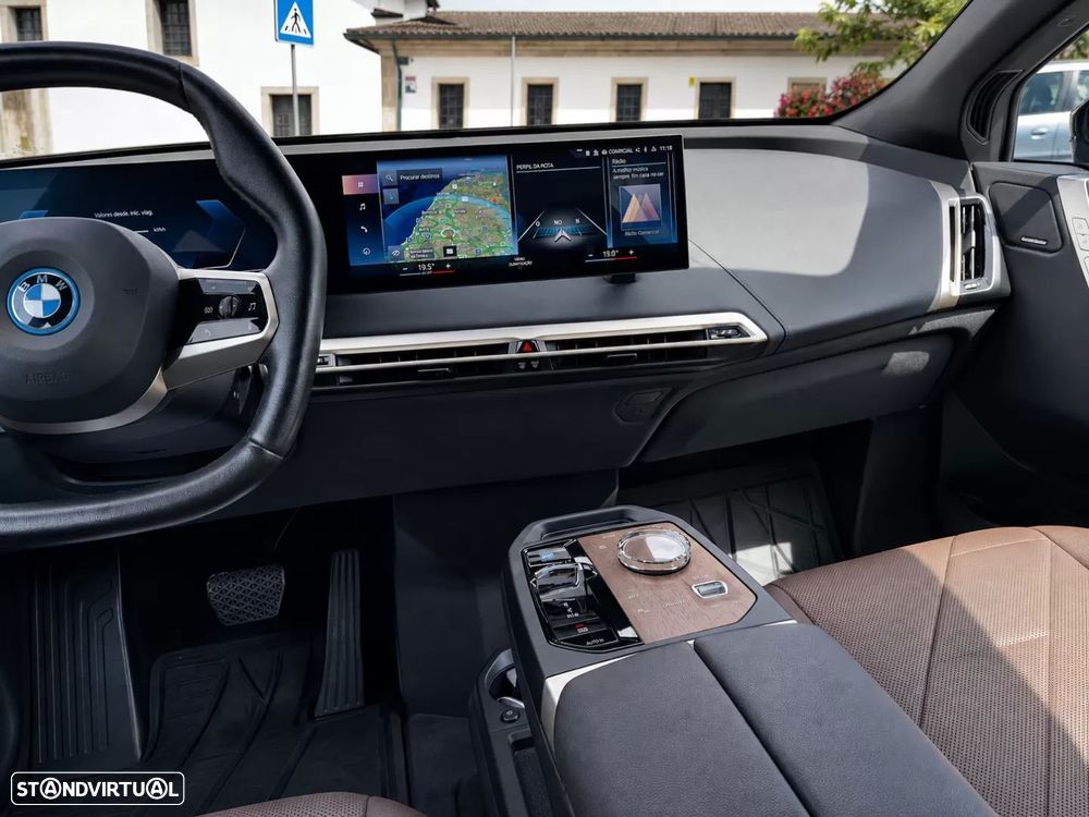 BMW iX xDrive 40 - 24