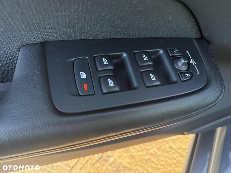 Volvo V60 T4 Momentum Pro - 12