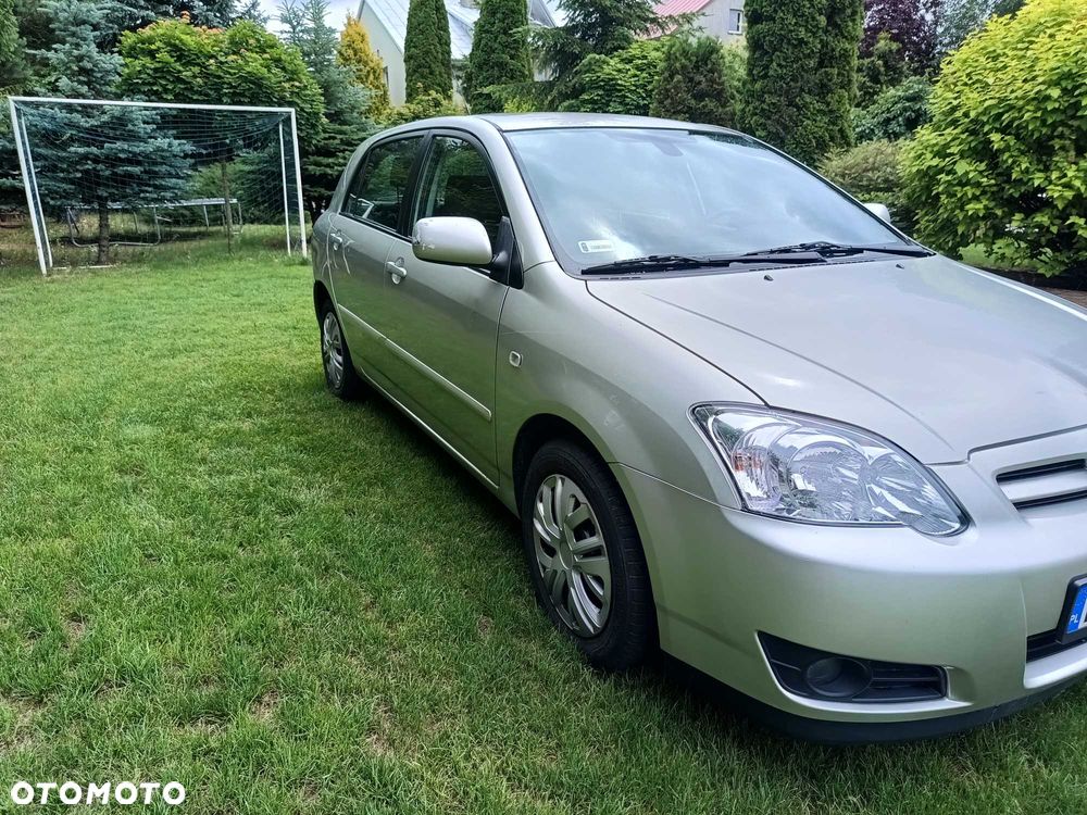 Toyota Corolla - 2