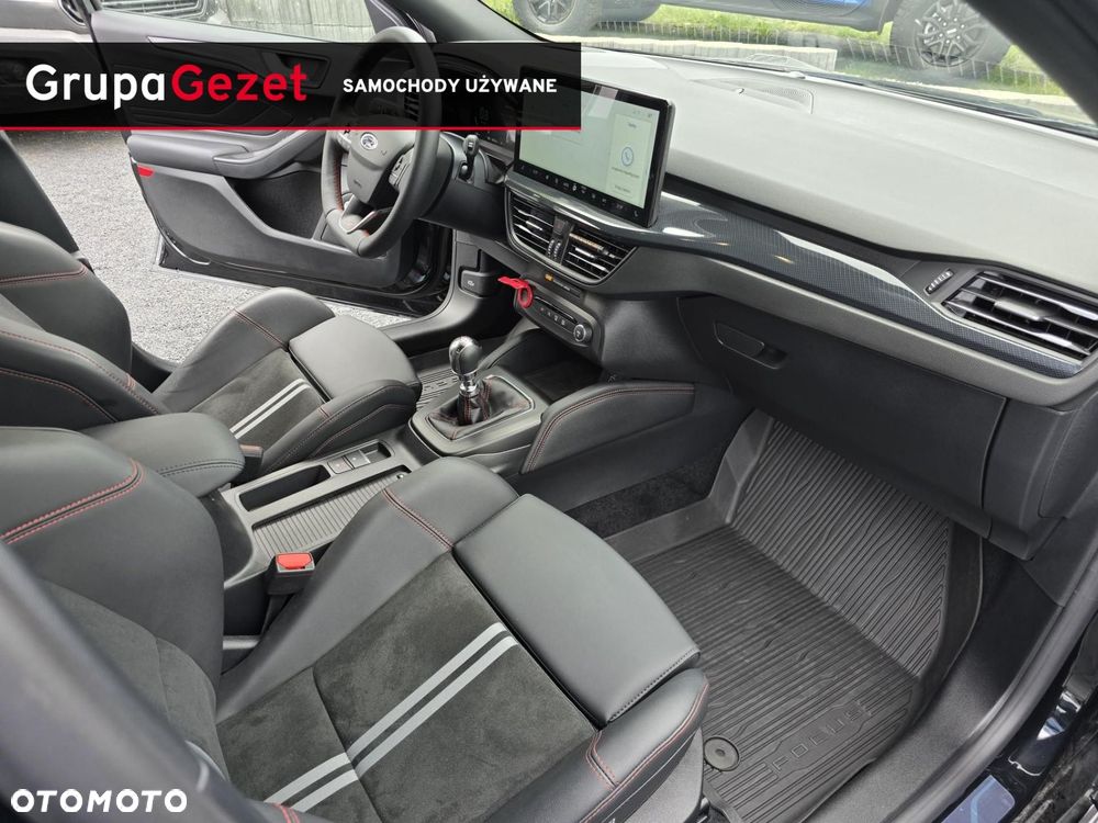 Ford Focus 2.3 EcoBoost ST X - 34