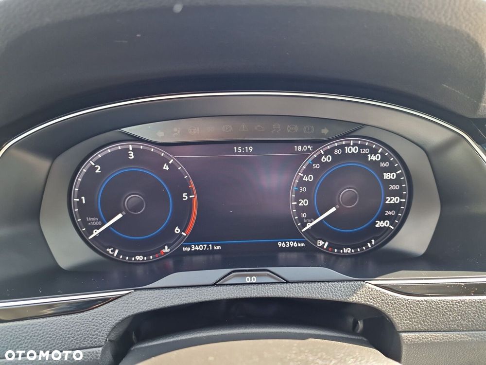 Volkswagen Passat 2.0 TDI SCR Highline - 22
