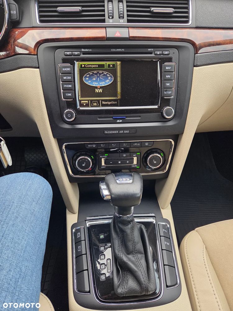 Skoda Superb 2.0 TDI Elegance DSG - 13