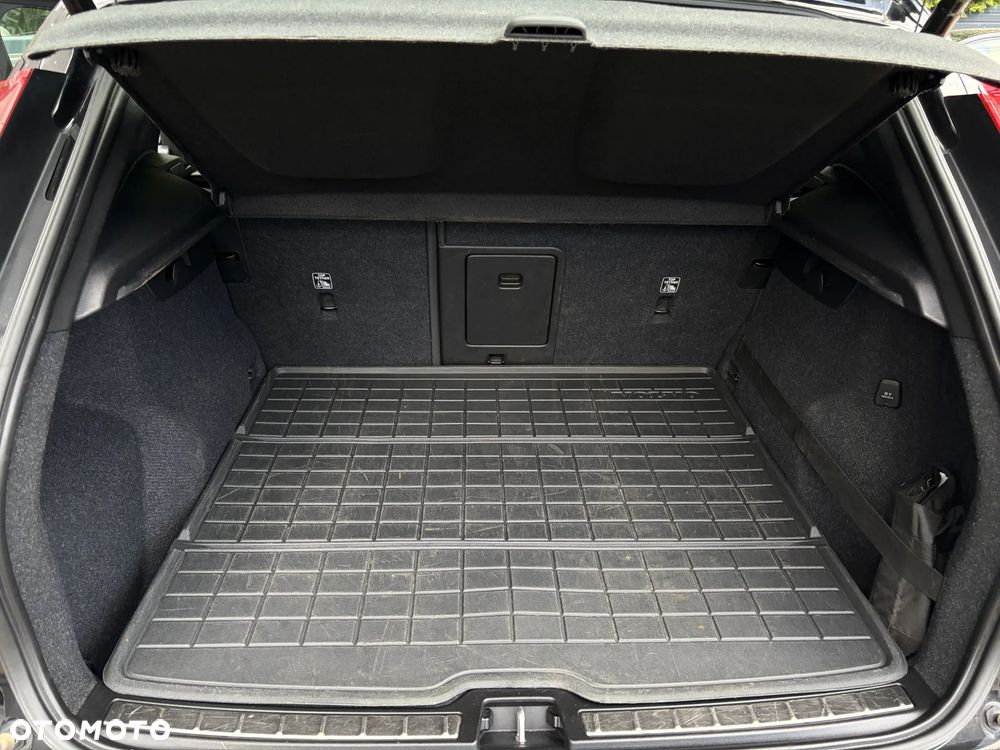 Volvo XC 40 D3 SCR R-Design - 34