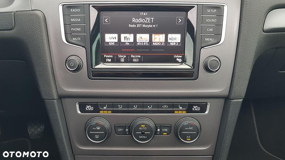 Volkswagen Golf 2.0 TDI BlueMotion Technology Lounge - 34