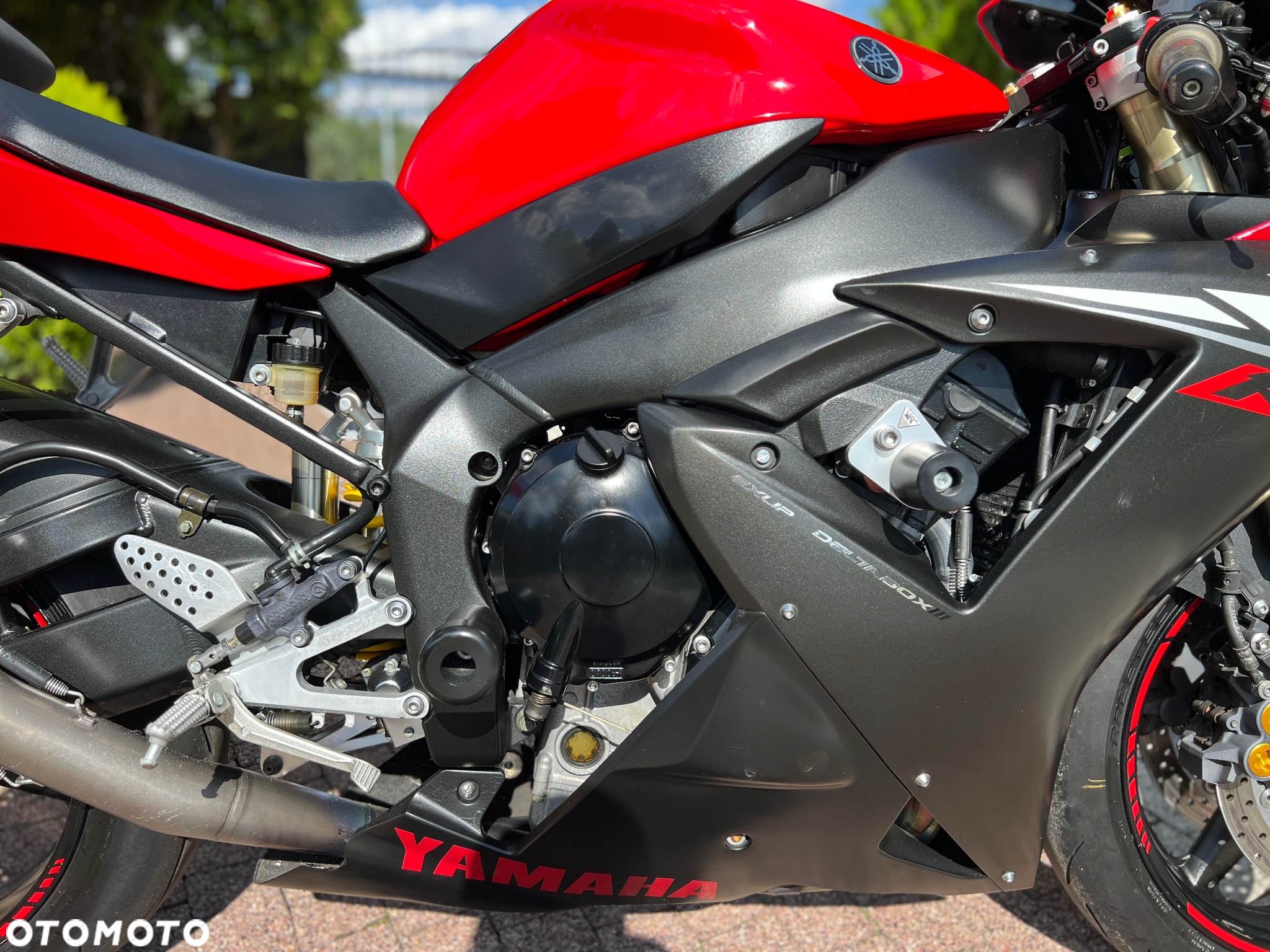 Yamaha R1 - 7