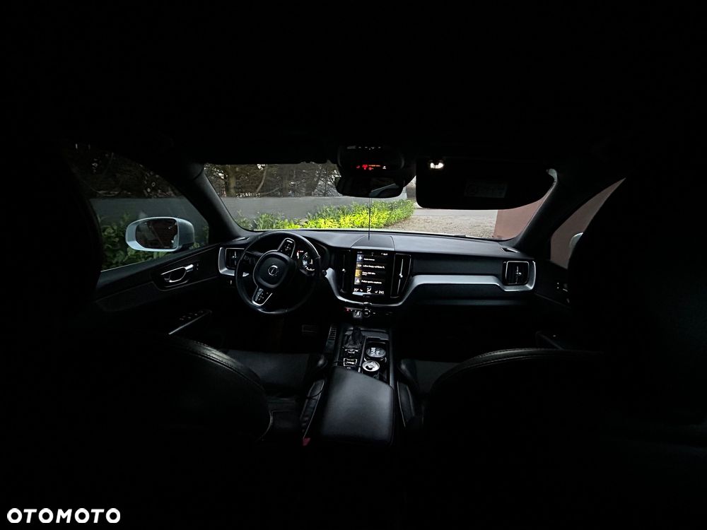 Volvo XC 60 D4 R-Design - 6