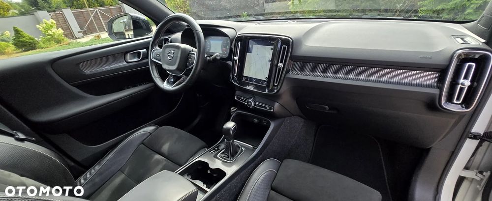 Volvo XC 40 T3 R-Design - 16
