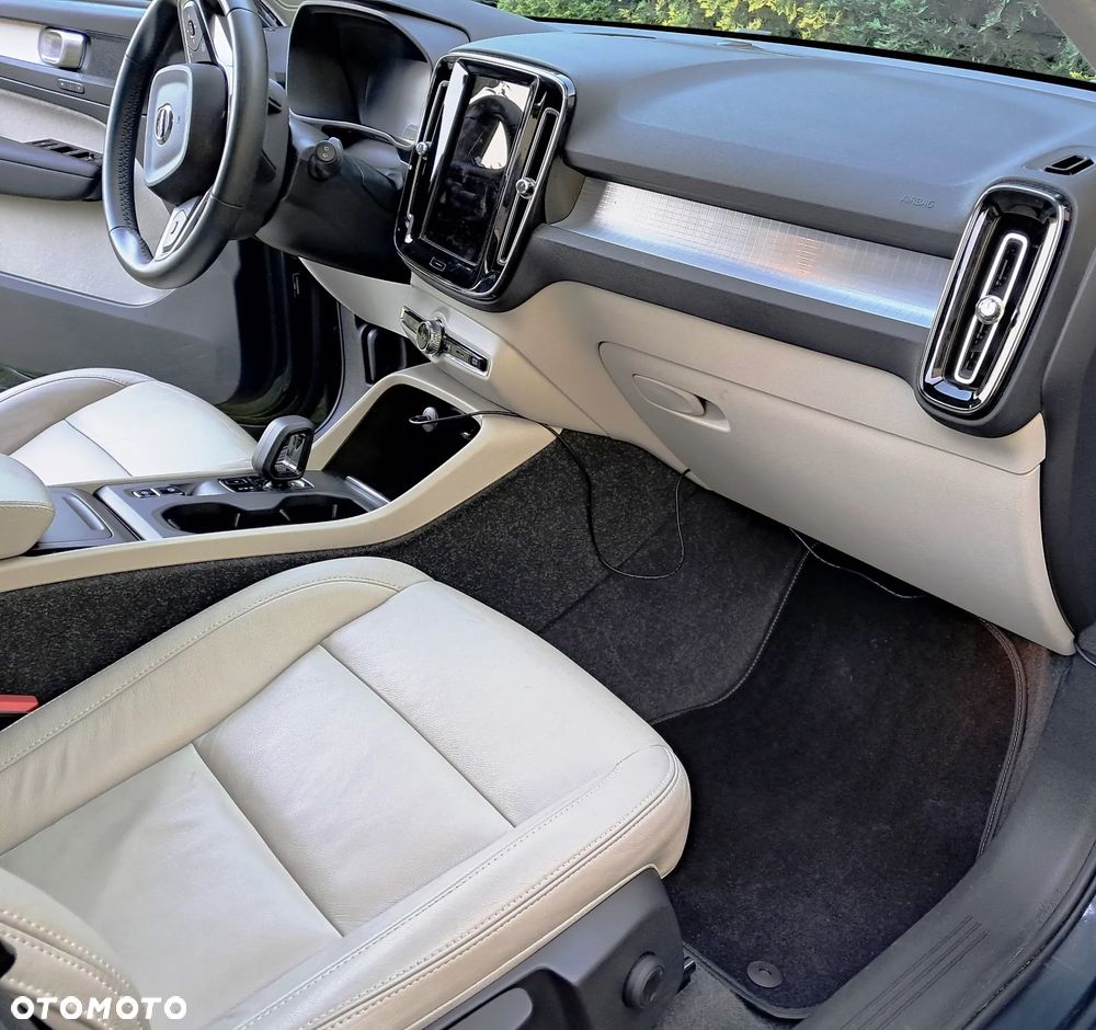 Volvo XC 40 T5 AWD Momentum - 14