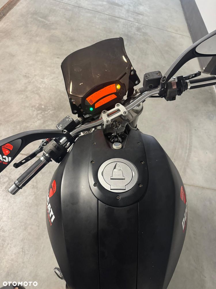 Ducati Monster - 8