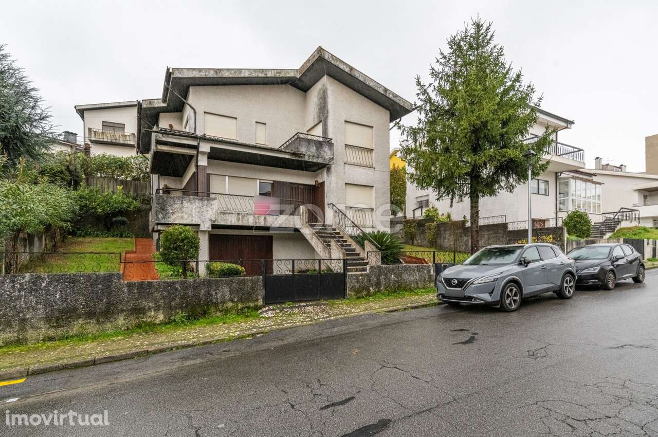 Moradia Individual T4 em Nogueira, Braga - Grande imagem: 2/41