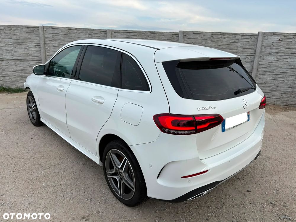 Mercedes-Benz Klasa B 250 e 8G-DCT AMG Line - 1