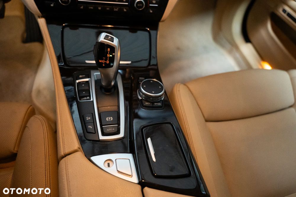 BMW Seria 5 535i xDrive - 12