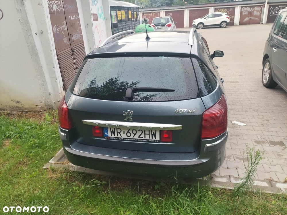 Peugeot 407 2.0 HDI Premium navtech gama - 4